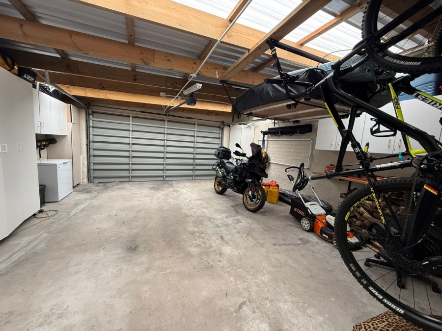 4 Bedroom Property for Sale in Kirstenhof Western Cape